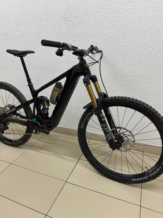 Custom Yeti 160E